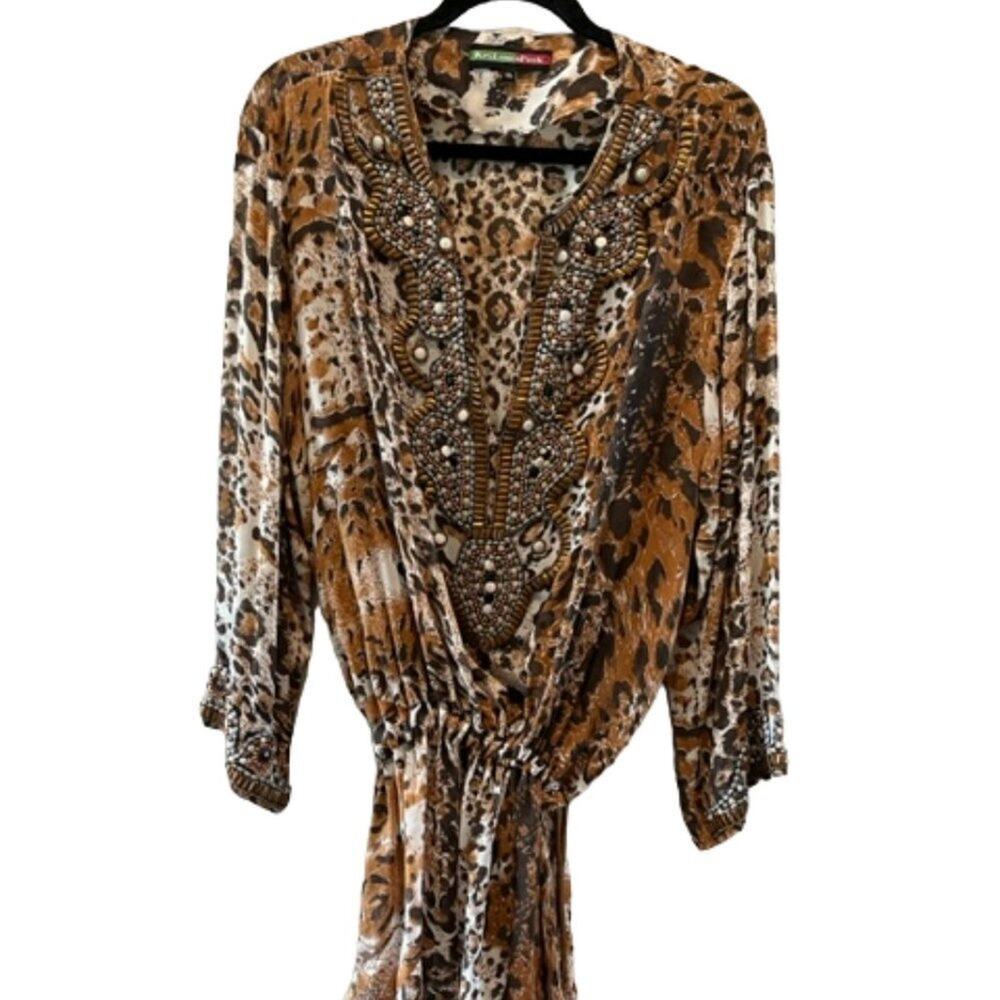 Key Lime & Pink Women's Size 1X Animal Print Beaded Neck & Cuff Tunic